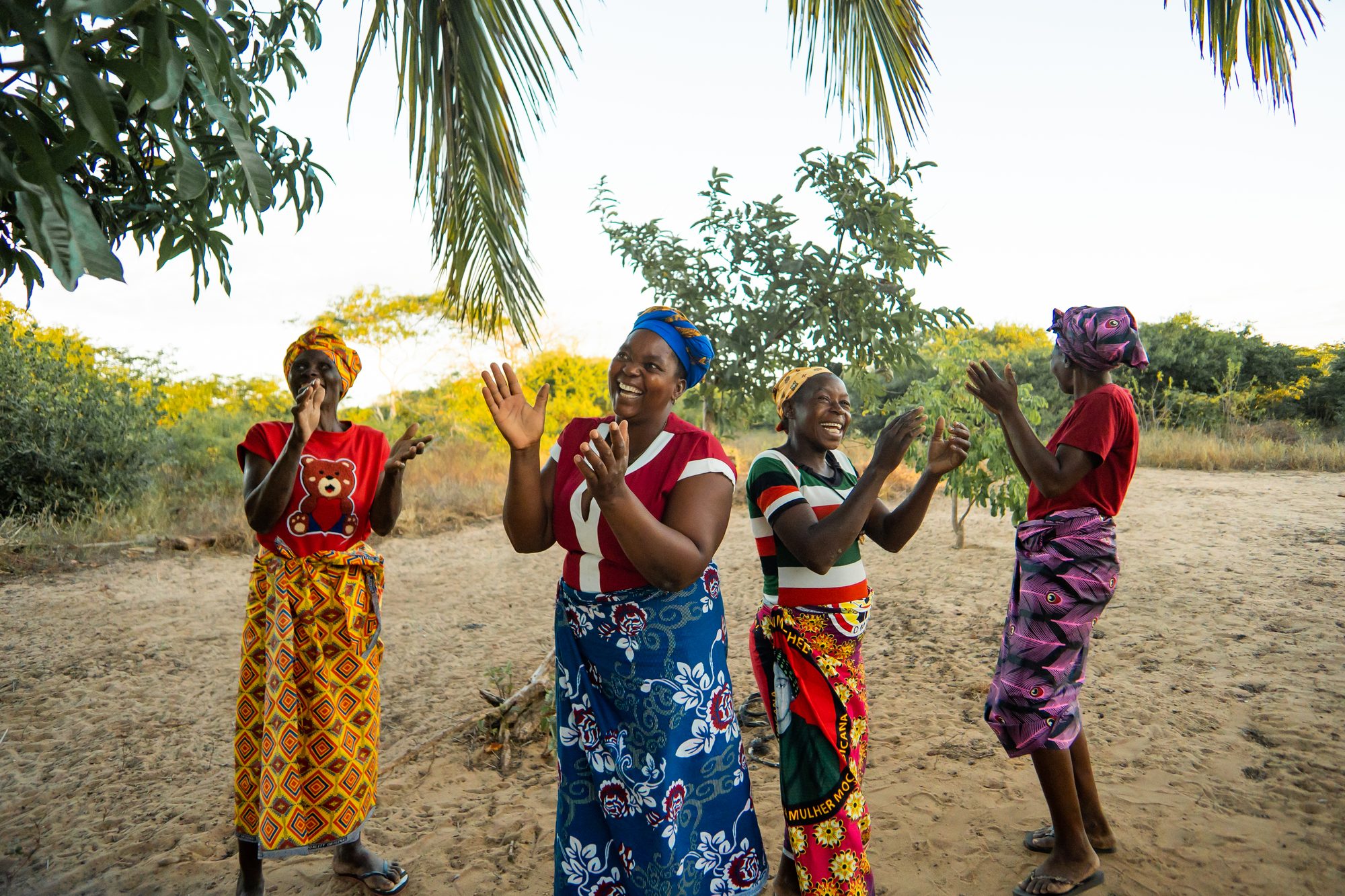Women from Vuca perform a traditional dance for visitors on the Inhassoro Life ecotour