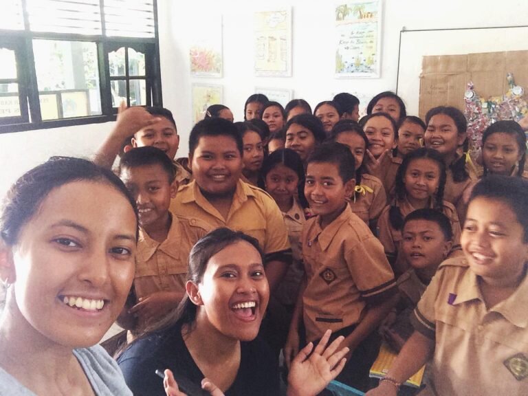 Selfie with the 5th and 6th graders of SDN 2 Lembongan