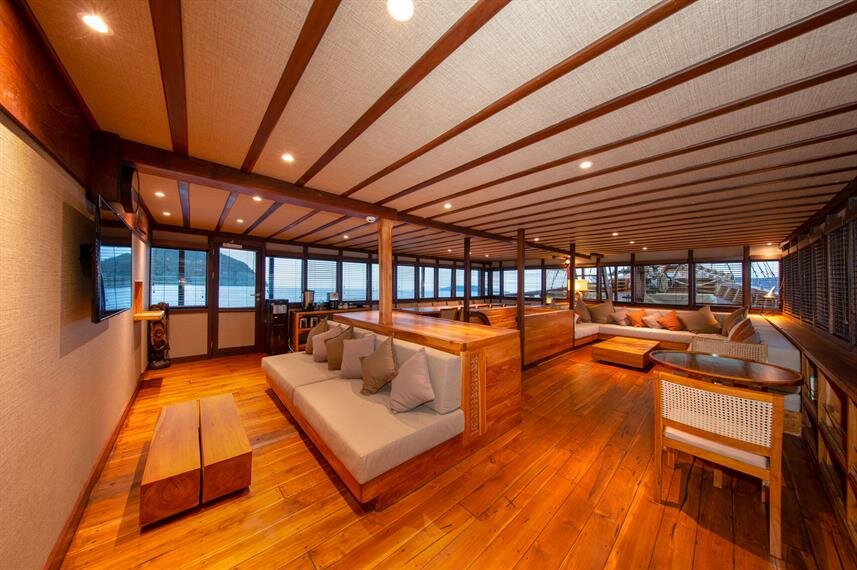 lounge-3w857h570crwidth857crheight570.jpg