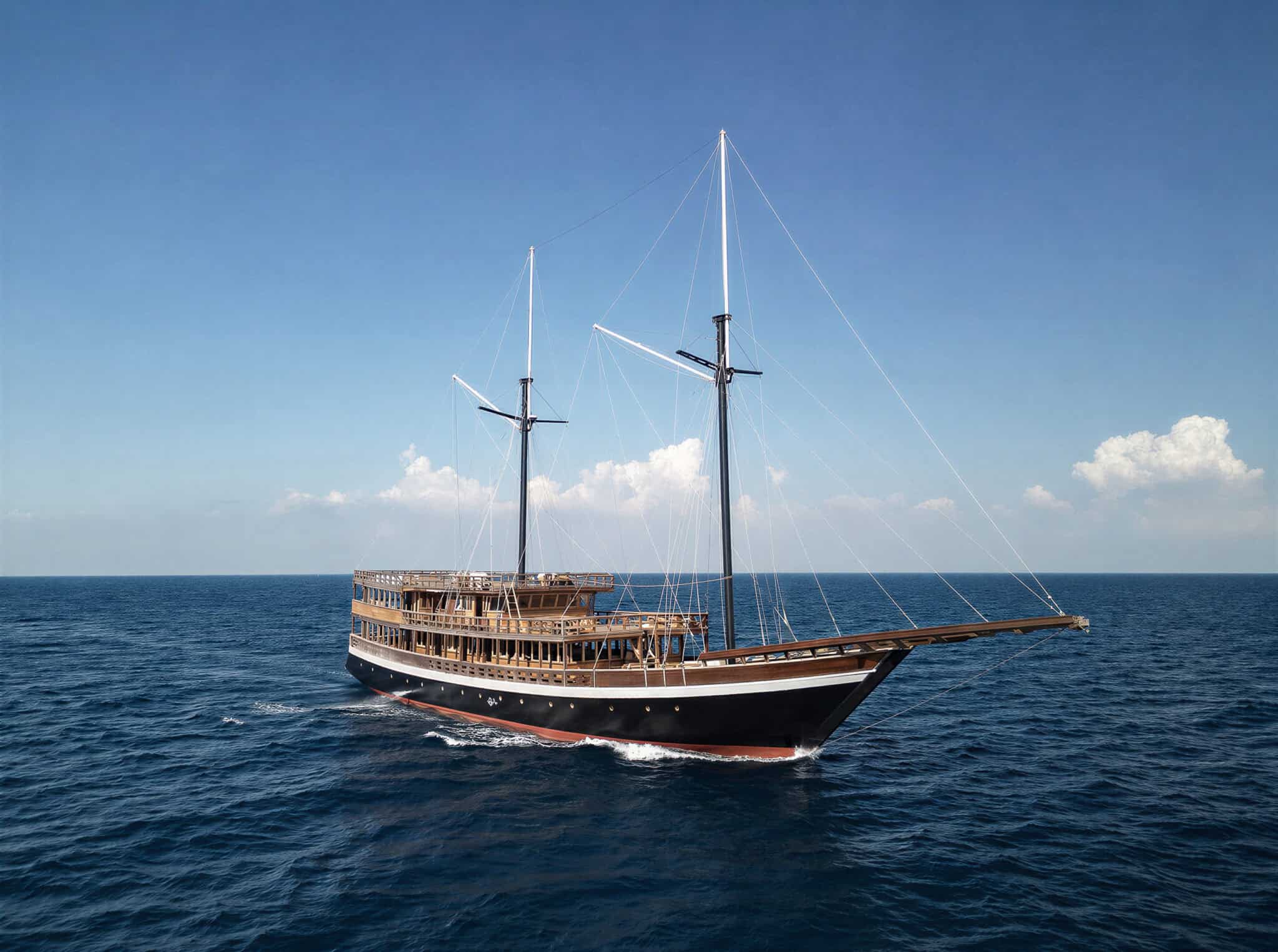 Coralia Dua main deck